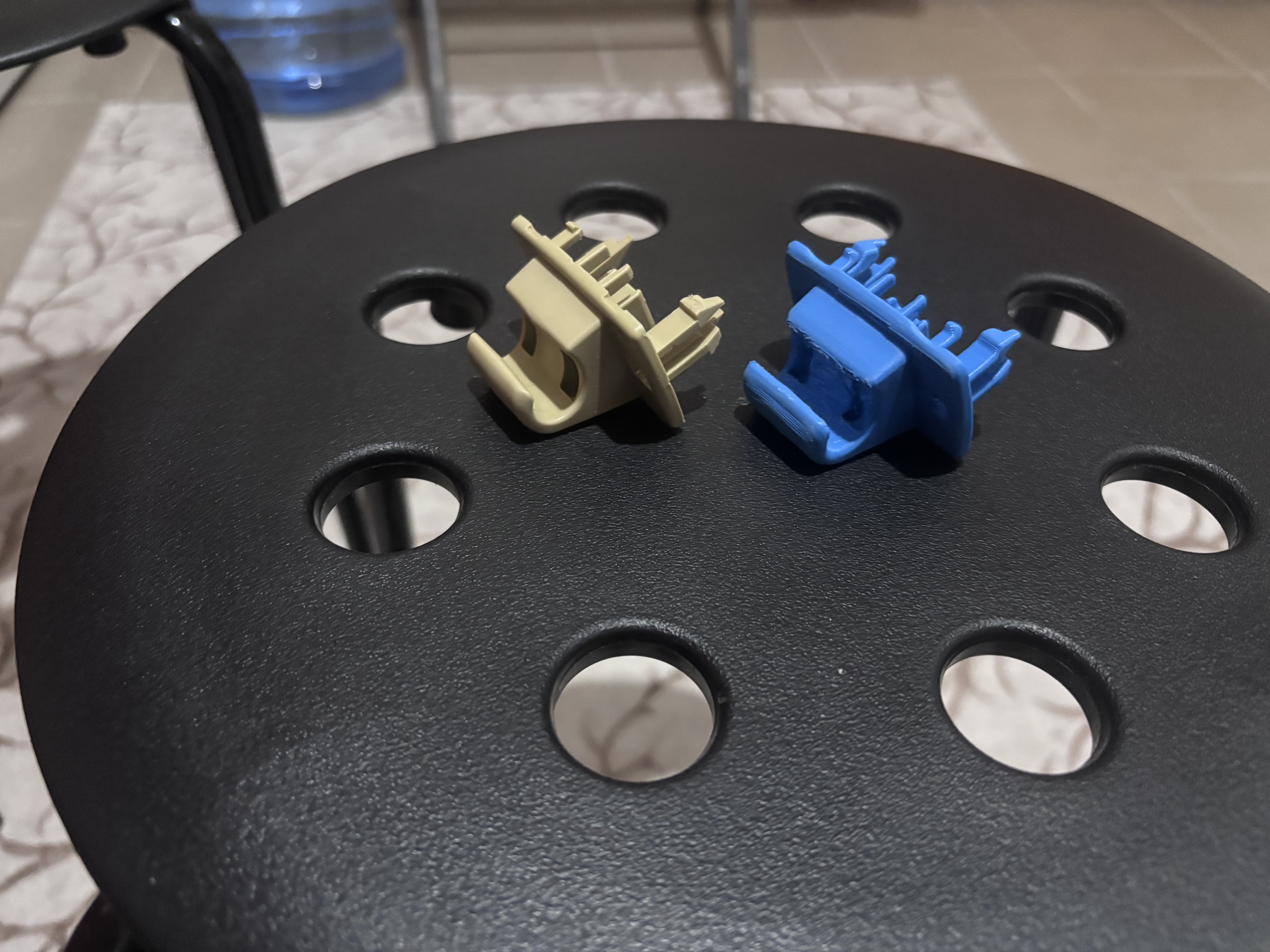 Mercedes c220 güneşlik tutucu klipsi